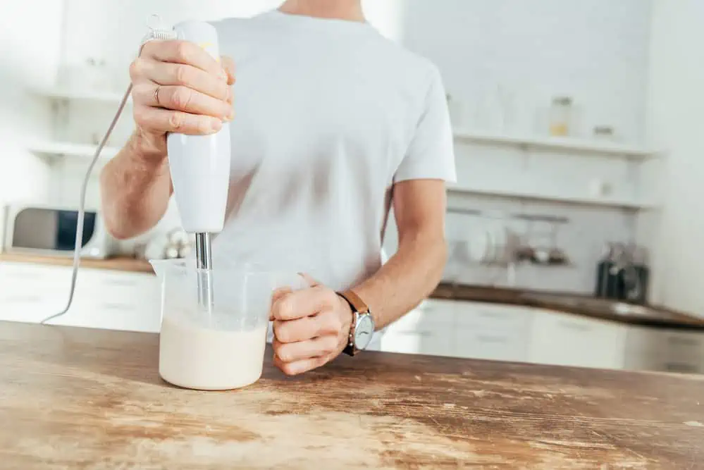 Eiweißshake vor oder nach dem Training trinken